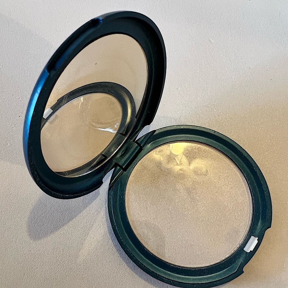 Stila ‘All Over Shimmer’  Face Luminizer Color # 7